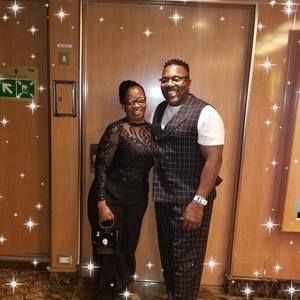 Meet your Posher, Lorie